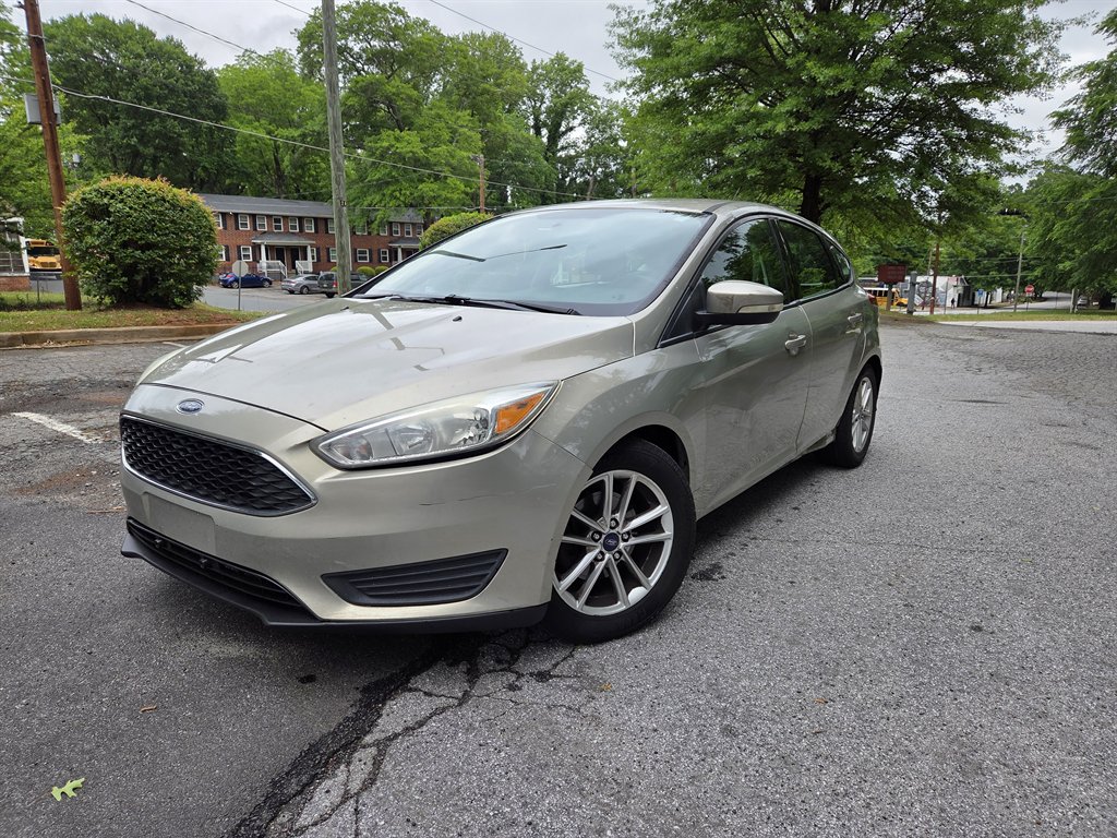 2016 Ford Focus 5 Door Hatch SE's photo